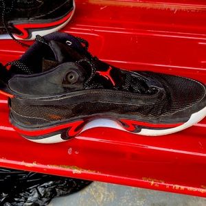 Almost new Jordan air Jordan tennis shoes